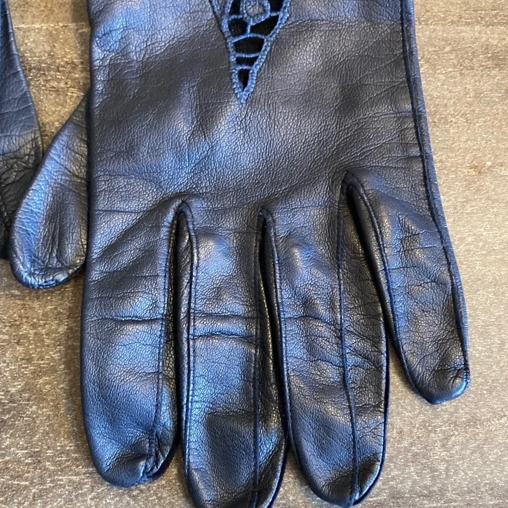 Black Leather Lace Appliqué Gloves Size Large Vintage Look Dark Romantic Classic